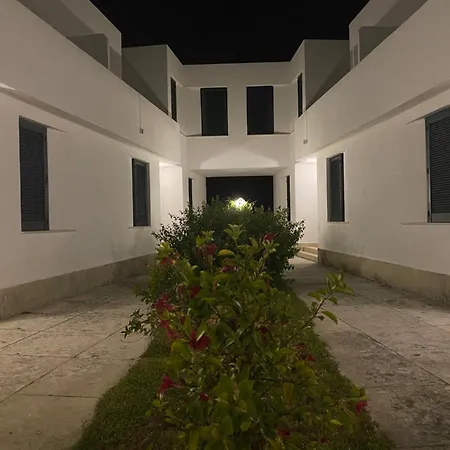 塞拉德利阿里米尼3号牵牛星公寓式酒店 公寓式酒店