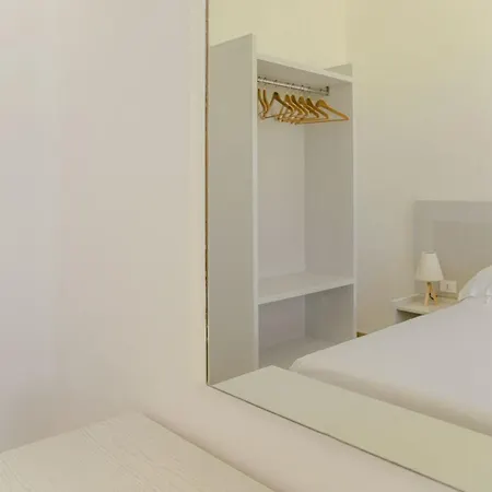 塞拉德利阿里米尼3号牵牛星公寓式酒店 3*